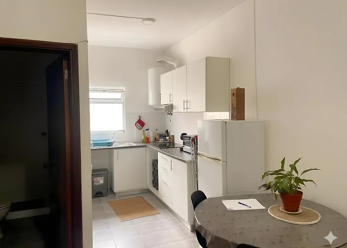 Near The Airport 公寓 蓬塔德尔加达