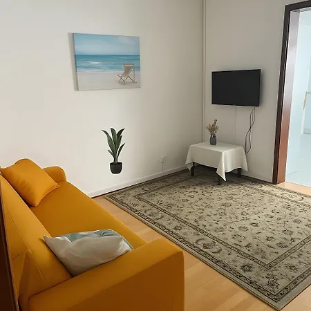 Tiny Near The Airport * Ponta Delgada