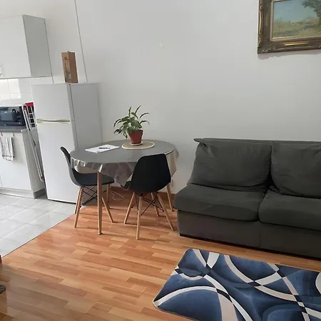 Apartment Near The Airport