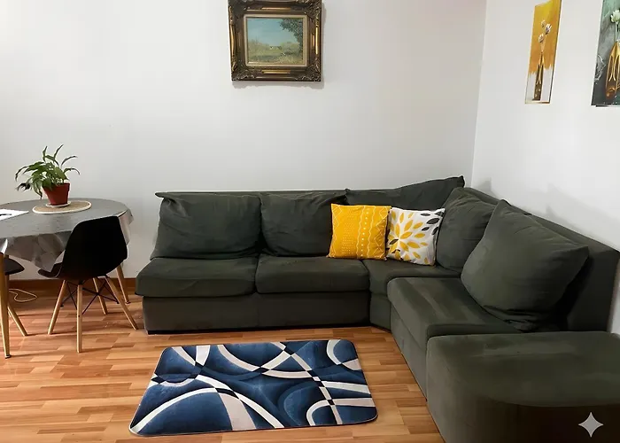 Near The Airport דירה *